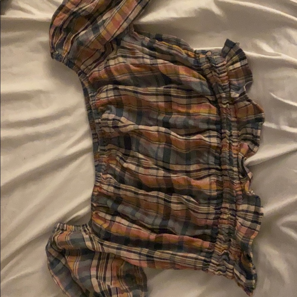 Super cute American eagle top